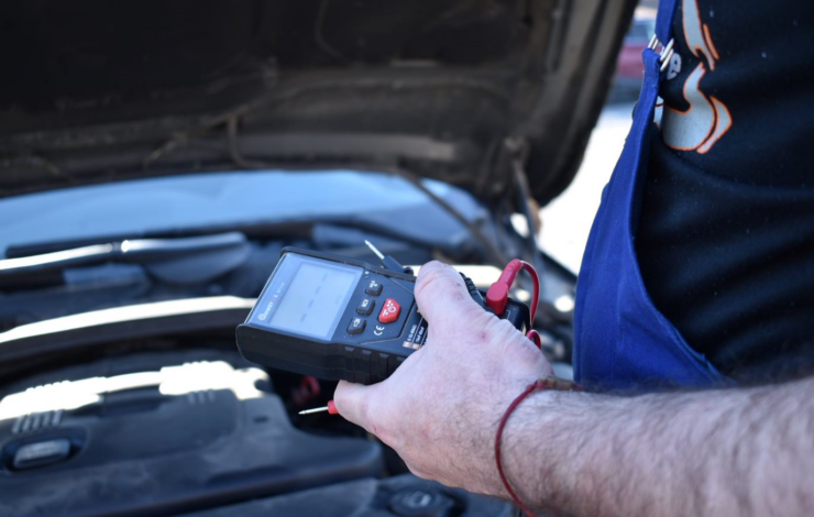 How to Check a Deep Cycle Battery With a Multimeter 1